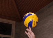 Aktivriege  Netzball mit Gymnastik gruppe 26.4.14   065