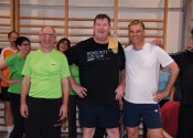 Aktivriege  Netzball mit Gymnastik gruppe 26.4.14   091